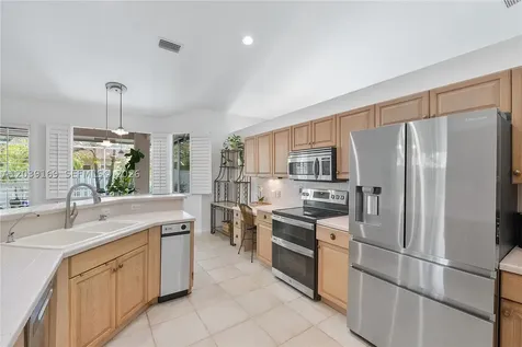 1522 NW 182nd Way Pembroke Pines FL 33029