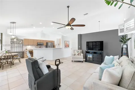 1522 NW 182nd Way Pembroke Pines FL 33029