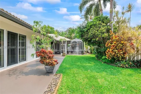1522 NW 182nd Way Pembroke Pines FL 33029