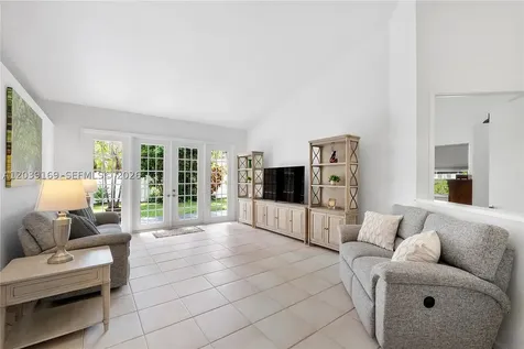 1522 NW 182nd Way Pembroke Pines FL 33029