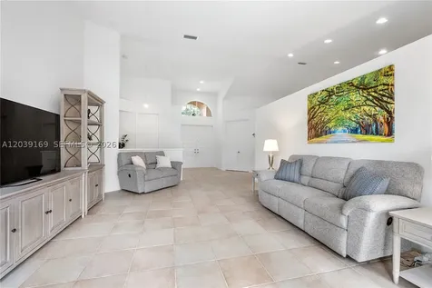 1522 NW 182nd Way Pembroke Pines FL 33029