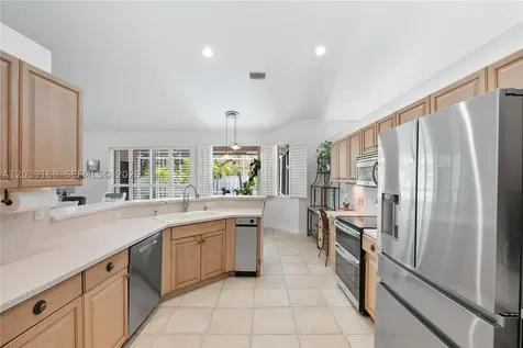 1522 NW 182nd Way Pembroke Pines FL 33029