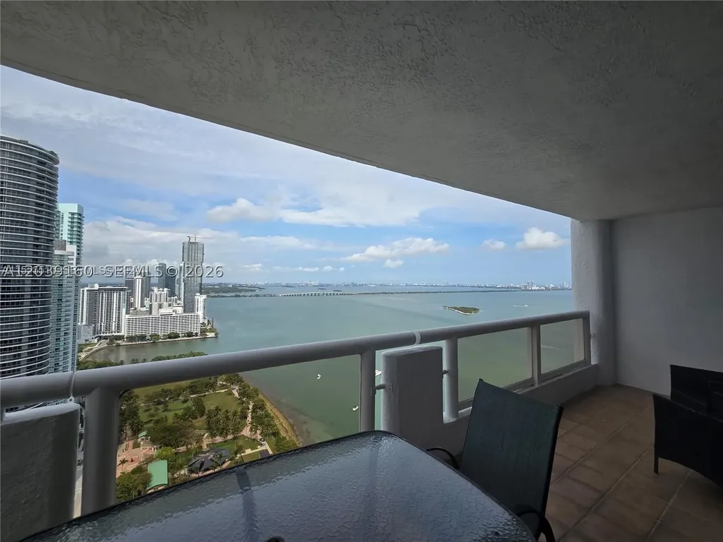 Miami FL 33132