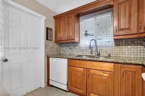 4585 E 9th Lane Hialeah FL 33013