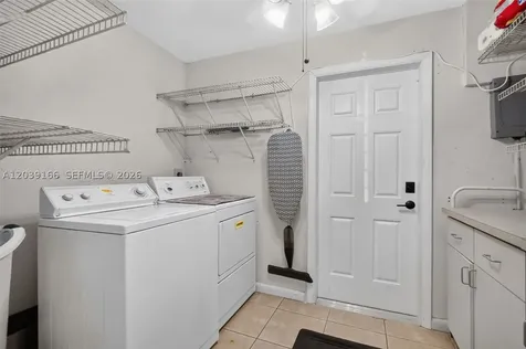 4585 E 9th Lane Hialeah FL 33013
