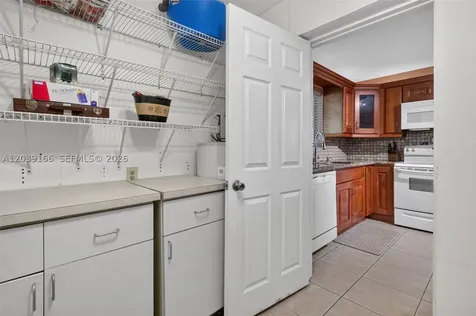 4585 E 9th Lane Hialeah FL 33013