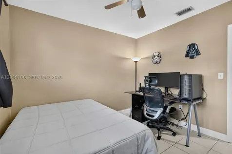 4585 E 9th Lane Hialeah FL 33013