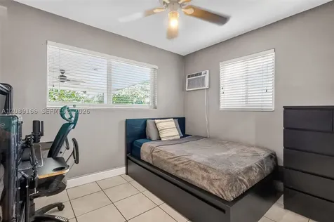 4585 E 9th Lane Hialeah FL 33013