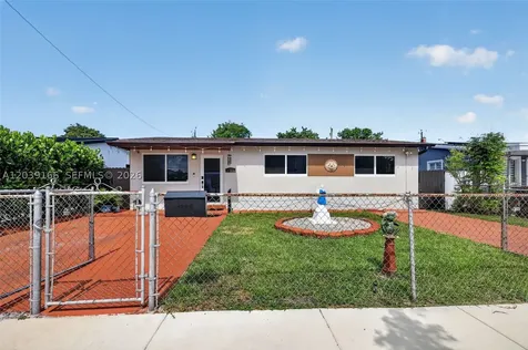 4585 E 9th Lane Hialeah FL 33013