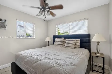 4585 E 9th Lane Hialeah FL 33013