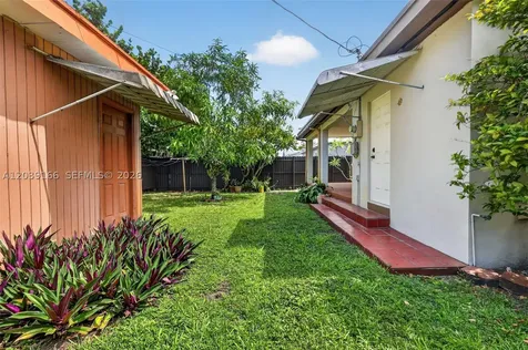 4585 E 9th Lane Hialeah FL 33013