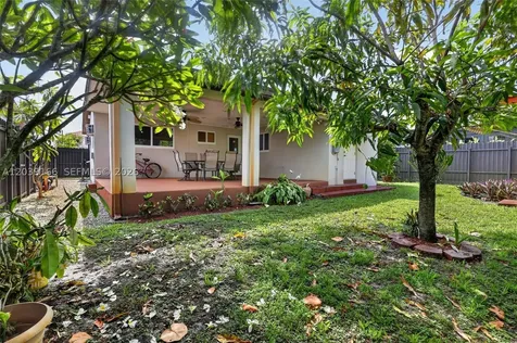 4585 E 9th Lane Hialeah FL 33013