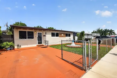 4585 E 9th Lane Hialeah FL 33013