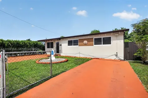 4585 E 9th Lane Hialeah FL 33013