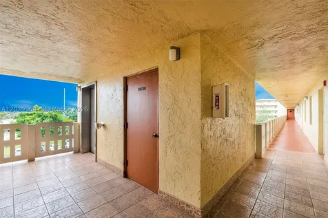 431 SE 3rd Street Dania Beach FL 33004