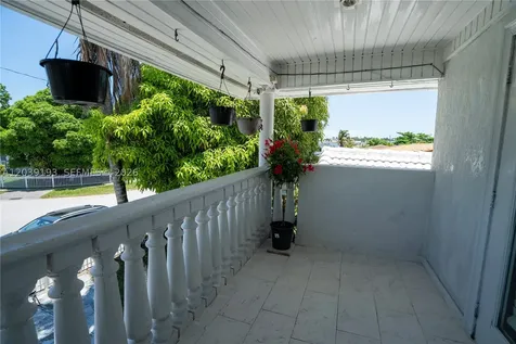 16990 NE 5th Court North Miami Beach FL 33162