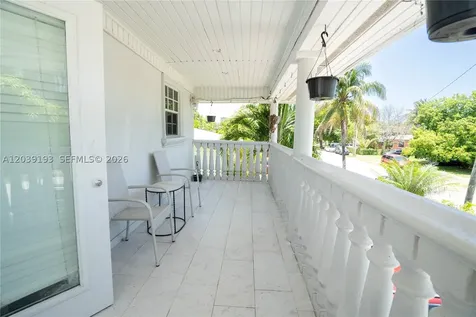 16990 NE 5th Court North Miami Beach FL 33162