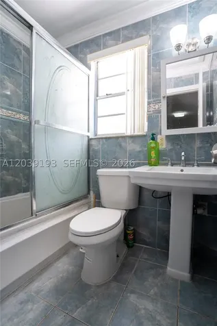 16990 NE 5th Court North Miami Beach FL 33162