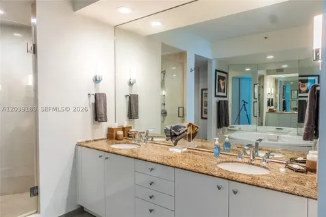 300 S Pointe Drive Miami Beach FL 33139