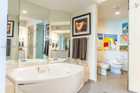 300 S Pointe Drive Miami Beach FL 33139