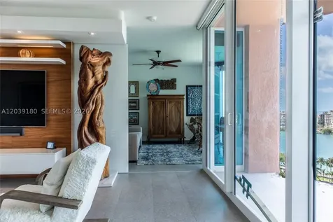 300 S Pointe Drive Miami Beach FL 33139