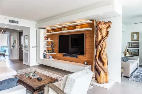 300 S Pointe Drive Miami Beach FL 33139