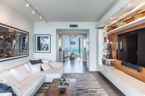 300 S Pointe Drive Miami Beach FL 33139
