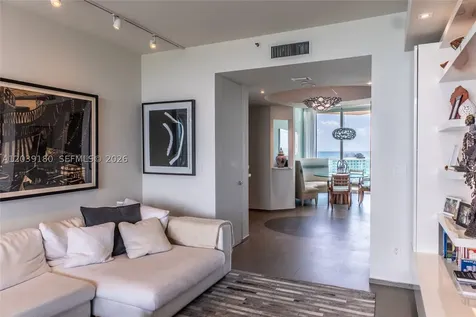 300 S Pointe Drive Miami Beach FL 33139