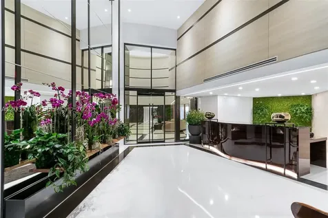 300 S Pointe Drive Miami Beach FL 33139