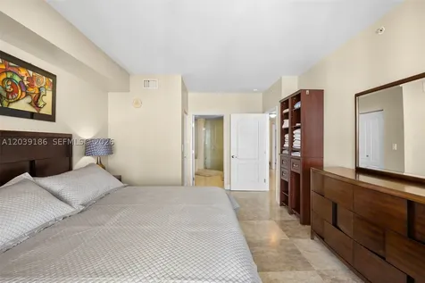 17555 Atlantic Boulevard Sunny Isles Beach FL 33160