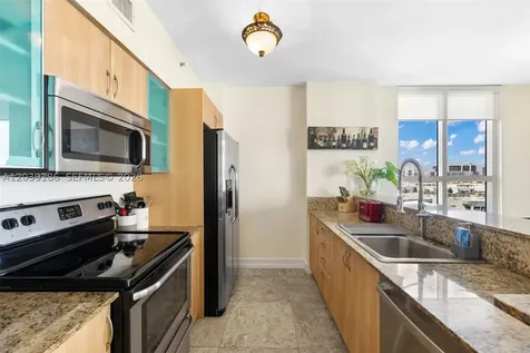 17555 Atlantic Boulevard Sunny Isles Beach FL 33160