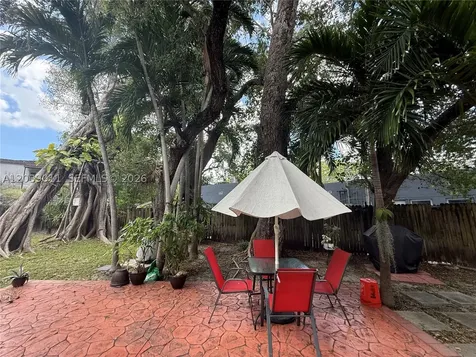 426 NE 77th St Road Miami FL 33138
