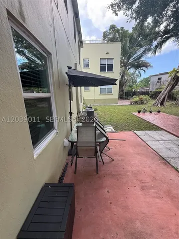 426 NE 77th St Road Miami FL 33138