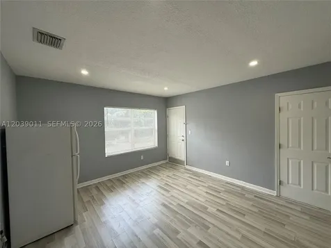 426 NE 77th St Road Miami FL 33138