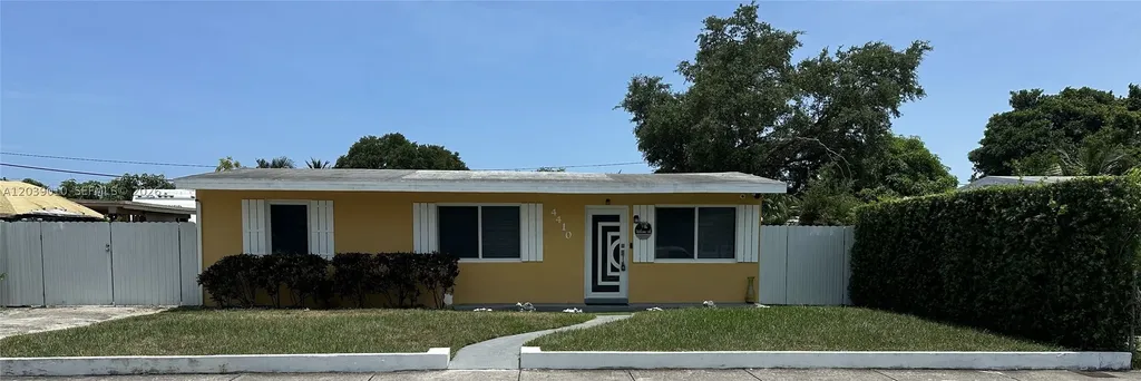 4410 SW 39th Street West Park FL 33023