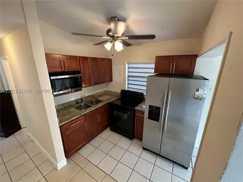 4410 SW 39th Street West Park FL 33023
