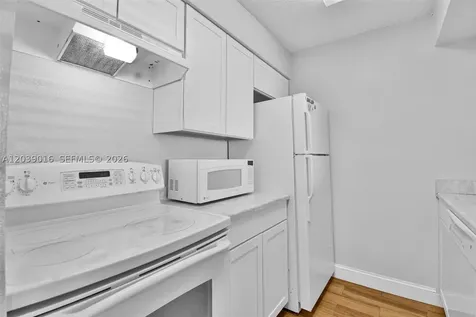 2866 S University Drive Davie FL 33328
