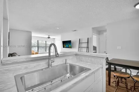 2866 S University Drive Davie FL 33328
