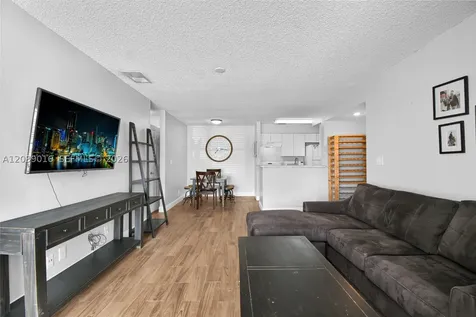 2866 S University Drive Davie FL 33328