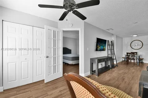 2866 S University Drive Davie FL 33328