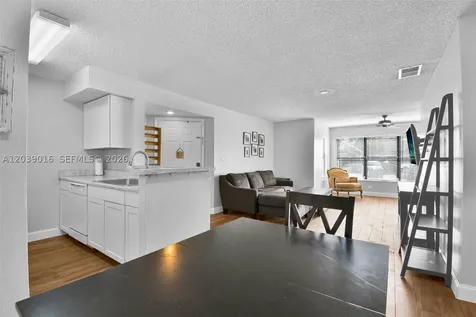 2866 S University Drive Davie FL 33328