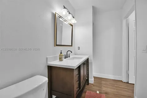 2866 S University Drive Davie FL 33328