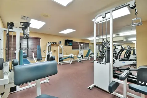 2866 S University Drive Davie FL 33328