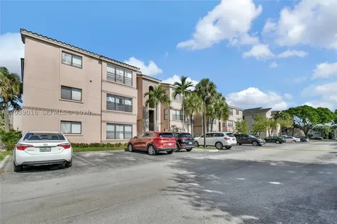 2866 S University Drive Davie FL 33328