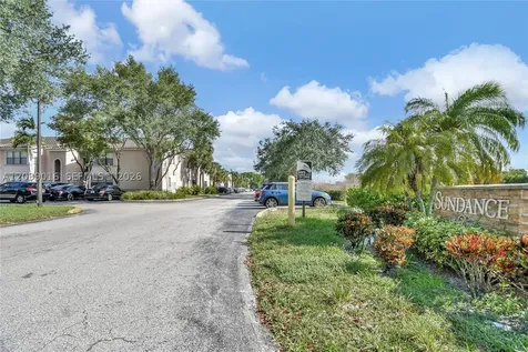 2866 S University Drive Davie FL 33328