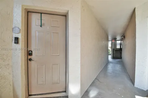 2866 S University Drive Davie FL 33328