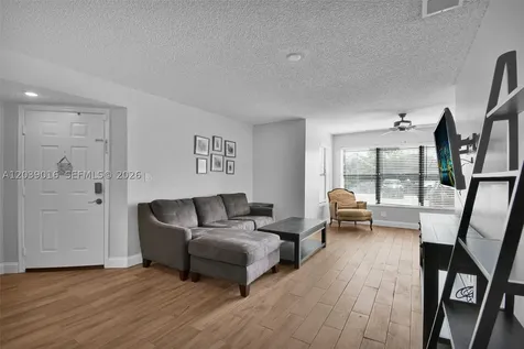 2866 S University Drive Davie FL 33328