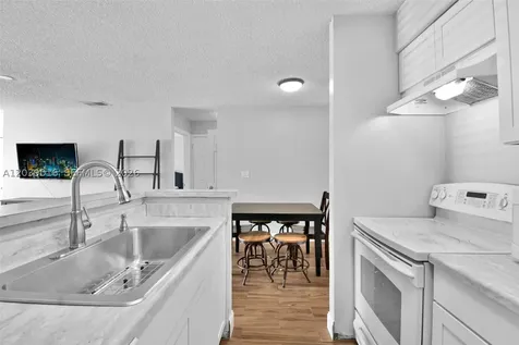 2866 S University Drive Davie FL 33328