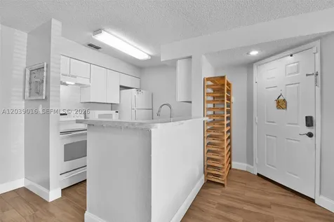 2866 S University Drive Davie FL 33328
