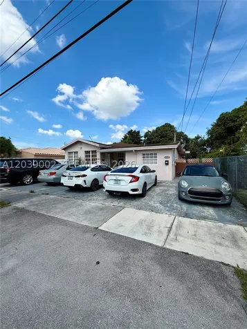 400 NW 44th Avenue Miami FL 33126